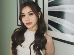 Frislly Herlind Berduka Kehilangan Cinta Pertama, Ayahnya Meninggal Dunia Frislly Herlind Berduka Kehilangan Cinta Pertama, Ayahnya Meninggal Dunia