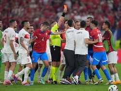 Panasnya Duel Rep Ceko Vs Turki: Hujan Kartu & Pemain Ricuh