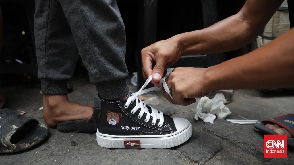 Diduga Sebabkan Siswa Meninggal, Apa Bahayanya Sepatu Kekecilan?