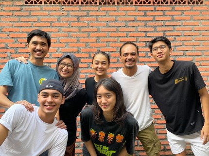 5 Potret Keluarga Attar Syach Ketemu Ipar Duta Sheila On 7, Anak-anak Main Bareng