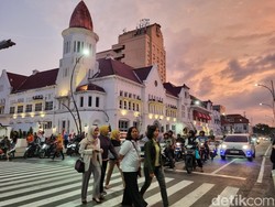 Soft Opening Kota Lama Surabaya Diramaikan Pertunjukan Teatrikal