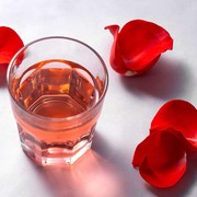 5 Manfaat Minum Air Mawar Menurut Ahli, Bikin Kulit Glowing hingga Redakan Sakit Tenggorokan