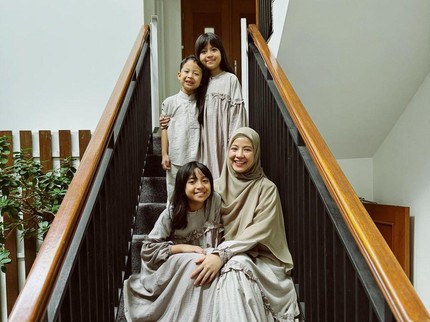 7 Potret Single Mom Bareng Anak-Anaknya, Ada Irish Bella hingga Natasha Rizky