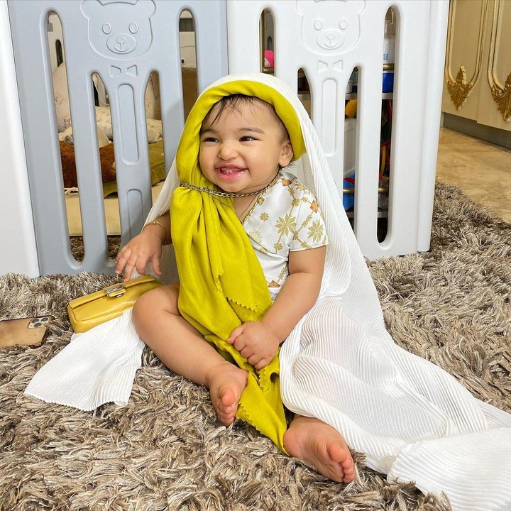 <p>Sebelumnya, wajah gadis yang akrab disapa Ayang ini selalu disembunyikan oleh sang Bunda. Namun, kini netizen sudah bisa melihat wajah cantik Ayang. (Foto: Instagram: @tasyafarasya)</p>