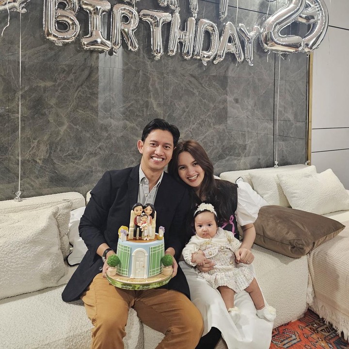 <p>Belva Devara dan Sabrina Anggraini bahagia menjalani rumah tangga sejak 5 Maret 2022. Kali ini, keduanya berbagi momen harmonis saat merayakan ulang tahun Sabrina. (Foto: Instagram @sabrinaanggraini)</p>