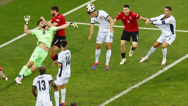 Portugal dihancurkan Georgia pada pertandingan terakhir Grup F Euro 2024 di Arena AufSchalke, Gelsenkirchen, Kamis (27/6) dini hari WIB.
