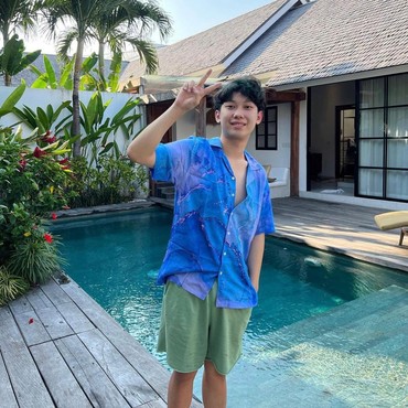 Sering Bagi-bagi Duit dan iPhone, Segini Kekayaan TikToker Willie Salim