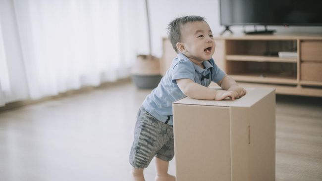 Bayi Mulai Berjalan Usia Berapa? Simak Cara Stimulasinya Yuk Bun