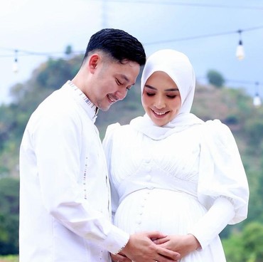 Foto Terbaru Angga Wijaya Eks Dewi Perssik Bikin Pangling Jelang Jadi Ayah