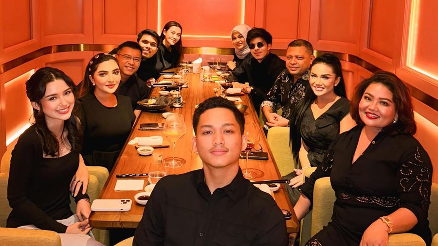 Azriel Hermansyah dan Sarah Menzel
