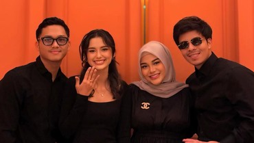 Aurel Hermansyah Ungkap Alasan Azriel & Sarah Menzel Tak Langsung Nikah Usai Lamaran