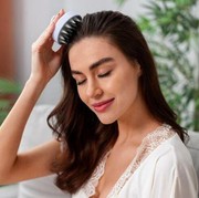 Bukan Catokan, Ini 3 Cara Efektif dan Alami untuk Merapikan Rambut