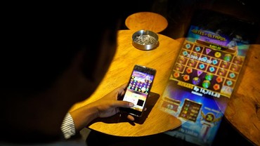 img-title Habib Bahar Bongkar Ada Kiai hingga Habaib Terseret Judi Online: Menurut Intel...