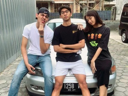Kompak Banget Bun! Ini 5 Momen Keluarga Duta Sheila On 7 Bertemu Ipar Attar Syach