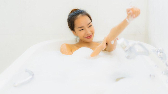 img-title Rahasia Kecantikan Zaman Kuno: 5 Manfaat Mandi Susu untuk Kesehatan Kulit dan Cara Tepat Melakukannya!