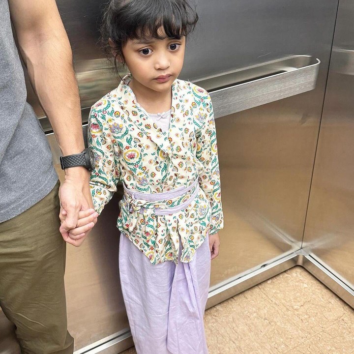 <p>Shireen turut mengungkapkan harapannya untuk sang putri. Ia berdoa agar ilmu yang didapatkan Sya bisa bermanfaat, Bunda. (Foto: Instagram: @shireensungkar)</p>