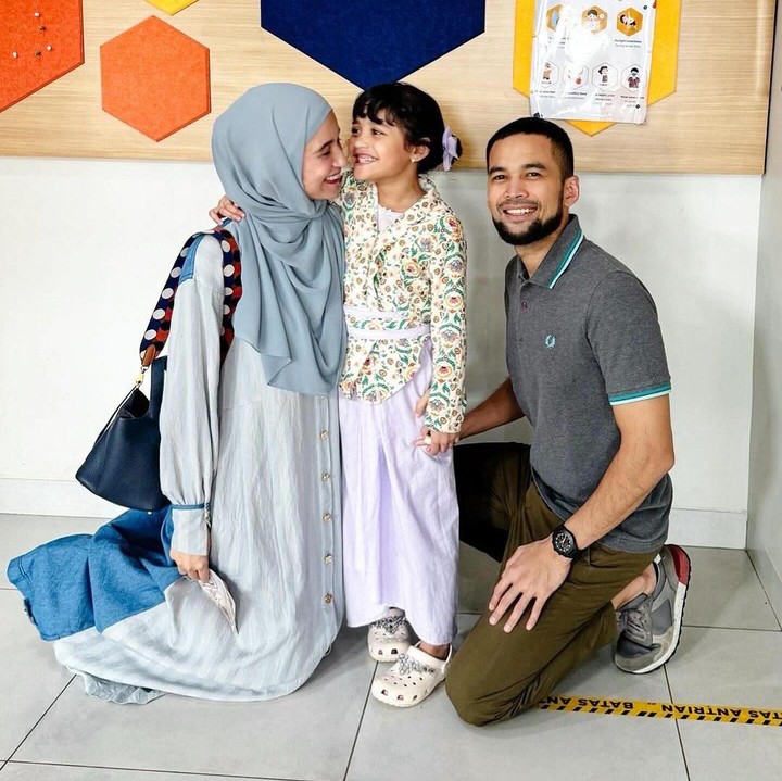 <p>Banyak netizen yang turut bahagia dengan kelulusan Shafiyyah nih, BUnda. Tidak sedikit dari mereka yang mendoakan agar Sya tumbuh menjadi anak yang semakin cerdas. (Foto: Instagram: @shireensungkar)</p>