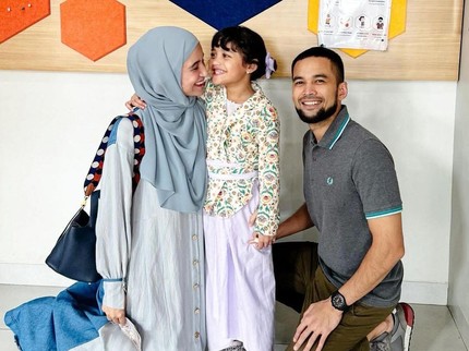 7 Potret Wisuda TK Shafiyyah Anak Bungsu Shireen Sungkar, Ada Pesan Menyentuh Bun