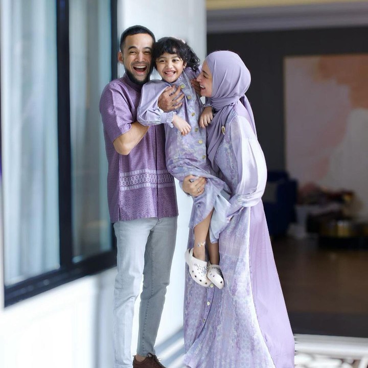 <p>Bunda, kita doakan agar Shafiyyah selalu mendapatkan kesuksesan, ya. Semoga Shafiyyah juga tumbuh ceria dan menjadi penyejuk bagi kedua orang tuanya. (Foto: Instagram: @shireensungkar)</p>