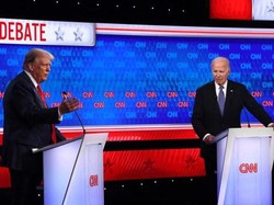 Tawa Biden Kala Trump Singgung soal Usia-Minta Tes Kognitif