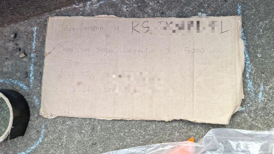 Viral Seorang Pria Gantung Diri di Flyover Cimindi Pria yang ditemukan gantung diri di flyover Cimindi tinggalkan surat wasiat.