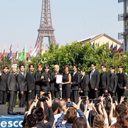 SEVENTEEN Resmi Dilantik Menjadi Goodwill Ambassador for Youth Pertama UNESCO, Simak Potretnya!