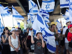 Video: Warga Israel Bentrok dengan Polisi saat Demo di Rumah Netanyahu