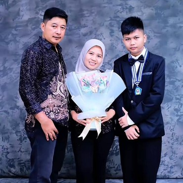 Terungkap Wajah Suami Sus Rini Pengasuh Rayyanza Disebut Punya Vibes Pejabat