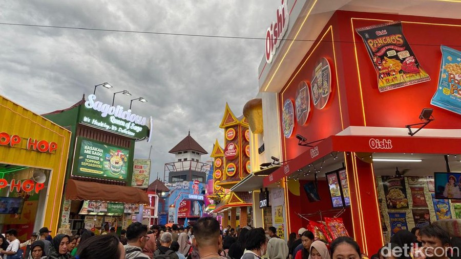 Yuk Borong&excl; Mampir ke PRJ 2024 Bisa Beli Jajanan Viral ini