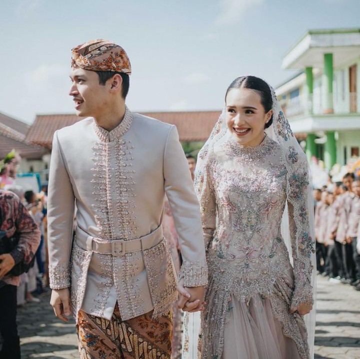 <p>Setelah melangsungkan pernikahan, Beby Tsabina sempat melakukan acara ngunduh mantu pada 29 Juni 2024. Pasangan ini sempat menghabiskan bulan madu di Korea Selatan sebelum berlibur ke Italia. (Foto: Instagram/@bebytsabina)</p>
