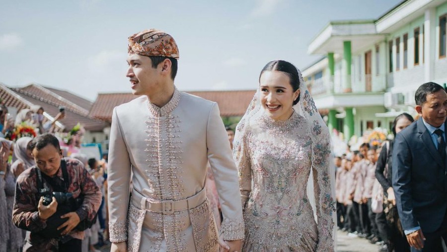 Beby Tsabina dan Rizki Natakusumah ngunduh mantu