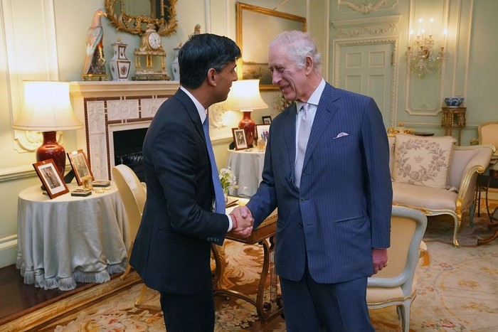 Alasan Raja Charles III Selalu Memakai Cincin di Kelingkingnya