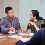 5 Zodiak Paling Kritis dan Suka Adu Argumen, Kamu Termasuk?