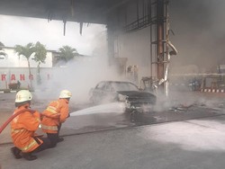 Mobil Terbakar di SPBU Matesih Karanganyar, 2 Penumpang Luka Bakar