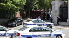 2 Orang Ditahan Usai Pria Serang Polisi  Serbia di Kedubes Israel