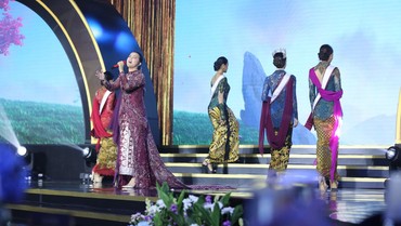 img-title 6 Potret Nadya Mulya hingga Putri Ayu Berkebaya di R.A Kartini Award 2024