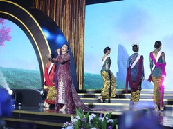6 Potret Nadya Mulya hingga Putri Ayu Berkebaya di R.A Kartini Award 2024