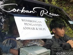 Longsor di Jalan Tasik-Garut Bikin Acara Pernikahan Tertunda