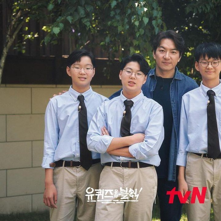 <p>Bunda masih ingat dengan Song Triplets? Ketiga putra aktor Korea Selatan, Song Il Gook, yang dijuluki Song Triplets sudah tumbuh menjadi anak remaja lho. Ketiganya adalah Song Daehan, Song Minguk, dan Song Manse. (Foto: Instagram @youquizontheblock)</p>