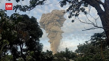 VIDEO: Gunung Lewotobi Laki-laki NTT Erupsi Lagi