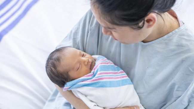 Kisah Bunda Melahirkan Bayi dengan Jari Saling Menempel, Ternyata..