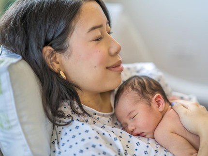 Mengenal Metode Kangoroo Mother Care Bantu Bayi Prematur untuk Menyusu ASI