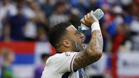 Lemparan Super Kyle Walker di Balik Gol Penyelamat Inggris