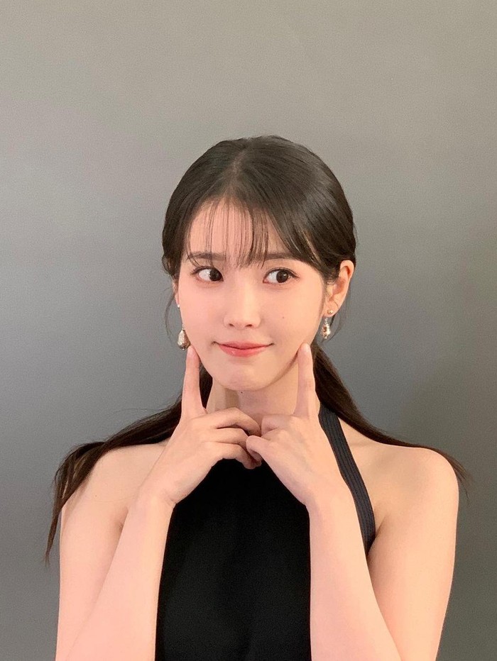 IU Sering Merekomendasikan Buku Favoritnya kepada Penggemarnya/ Foto: instagram.com/dlwlrma