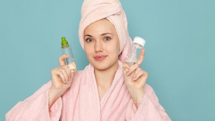 img-title Perbandingan Niacinamide dan Vitamin C: Mana yang Lebih Ampuh Mencerahkan Kulit?