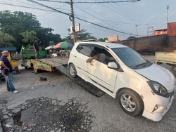 Heboh Pria ODGJ Setir Mobil Lawan Arus-Tabrak Pemobil di Pekanbaru