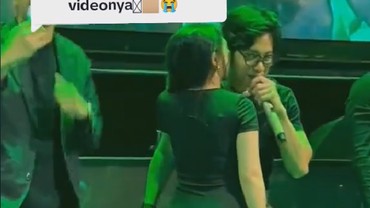 Diisukan Pacaran, Ini 7 Momen Prilly Latuconsina Temani Dikta Manggung
