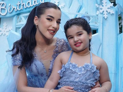 7 Potret Ultah ke-4 Maryam 'Ayang' Anak Tasya Farasya, Cantik Jadi Princess Elsa