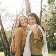Bestie Banget! Ini 3 Tipe MBTI yang Paling Cocok Jadi Teman ESFJ