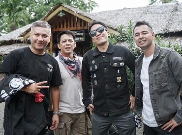 img-title Raffi Ahmad & The Dudas Minus One Jadi Rebutan di Pati, Warga Serbu Rumah Coki Anwar